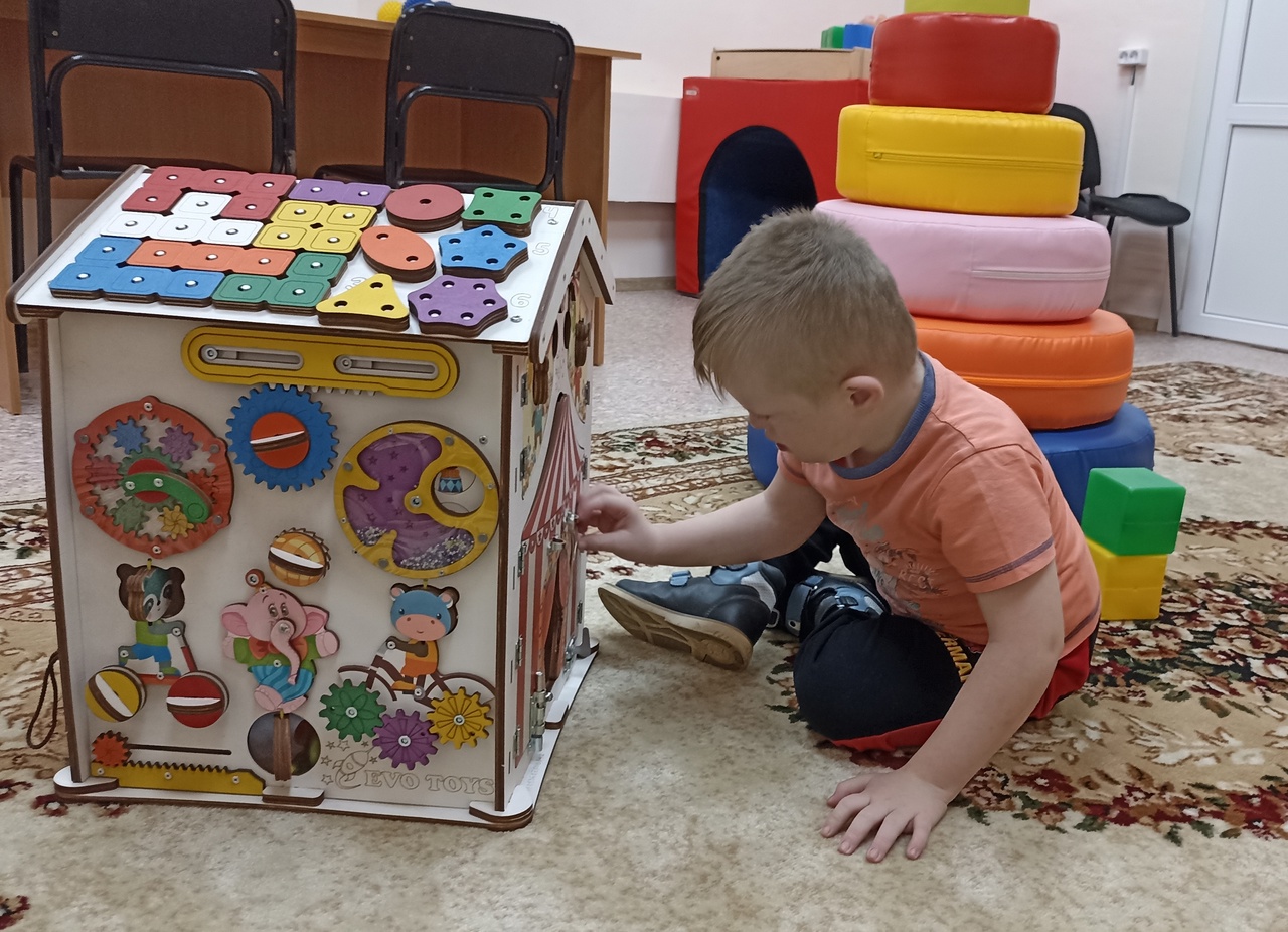 Бизиборд - радость и польза для детей