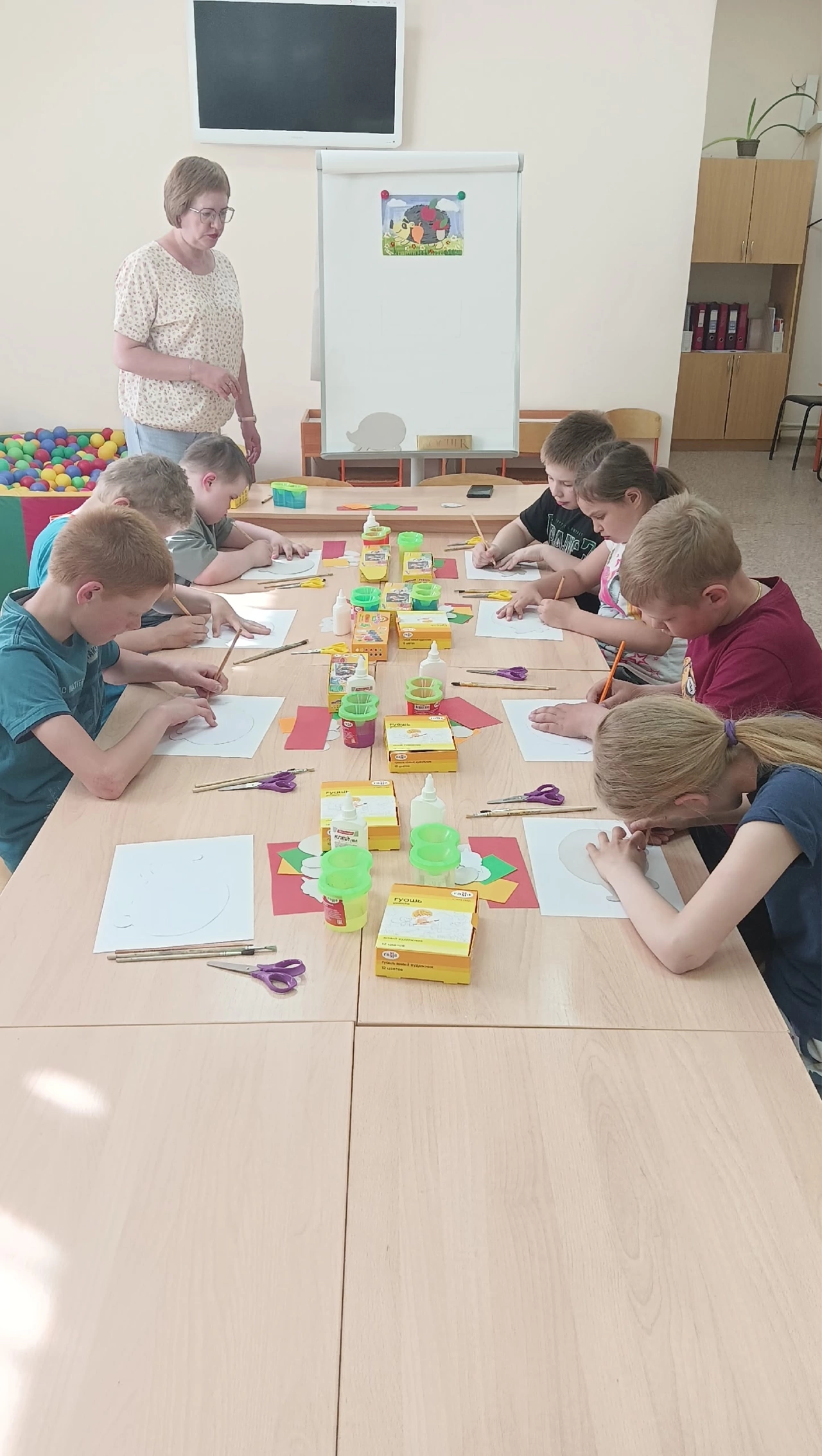 Ежик на полянке